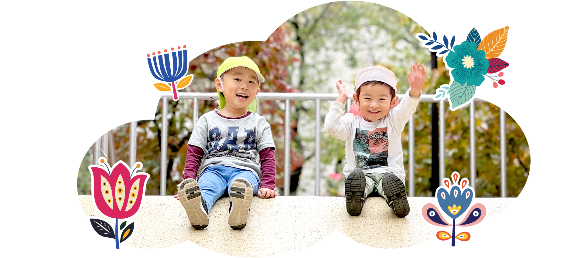 滑り台で遊ぶ子どもたちの様子